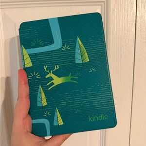 Green Kindle Case with Deer Design